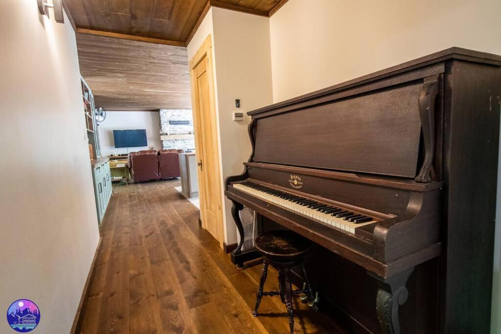 Chalet Deschamps- Spa- Chien Accepte- Nature- Estrie Mansonville Exterior photo